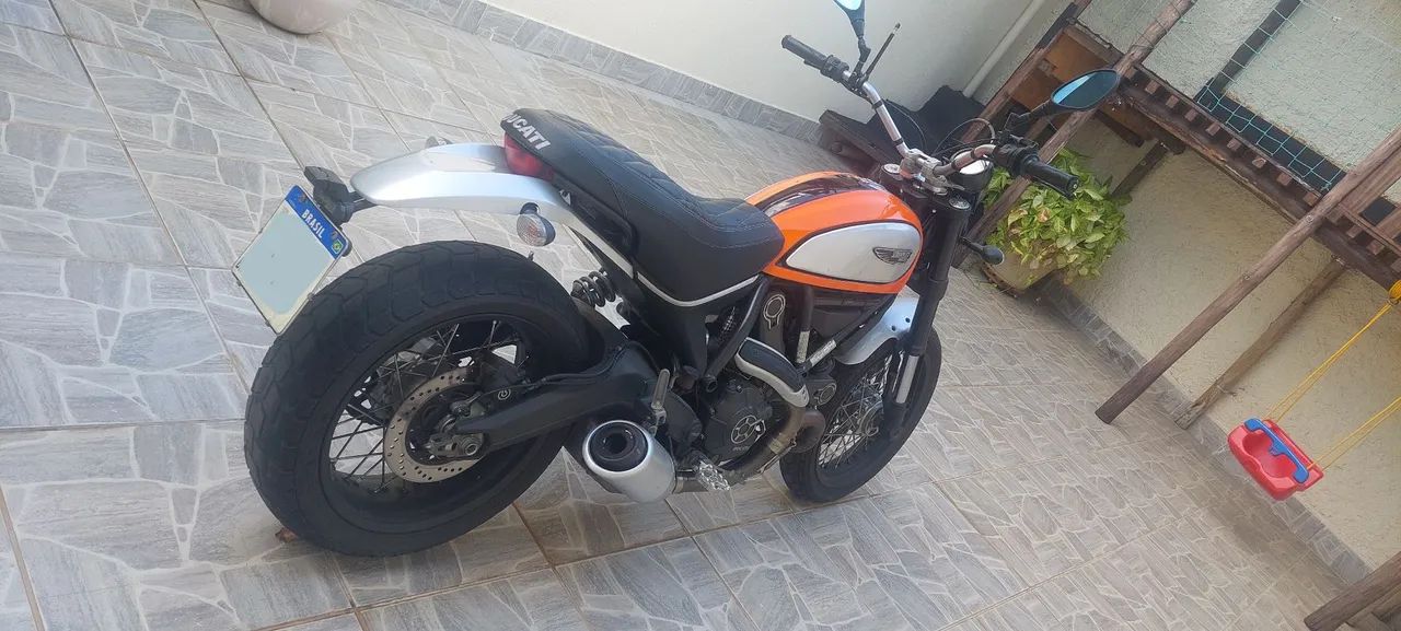 DUCATI SCRAMBLER CLASSIC  - Foto 4