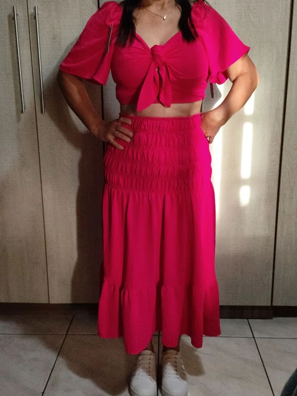 Conjunto cropped e saia rosa - Foto 4