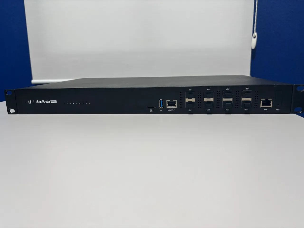 Vendo ou Troco EdgeRouter Infinity - Ubiquiti