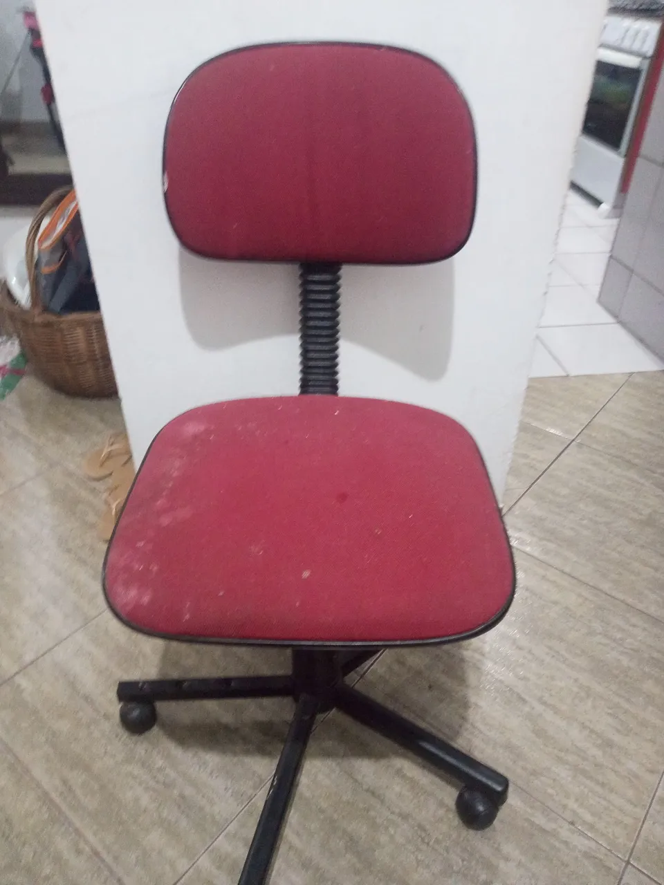 Cadeira de escritório com rodinhas - Conforto e Praticidade