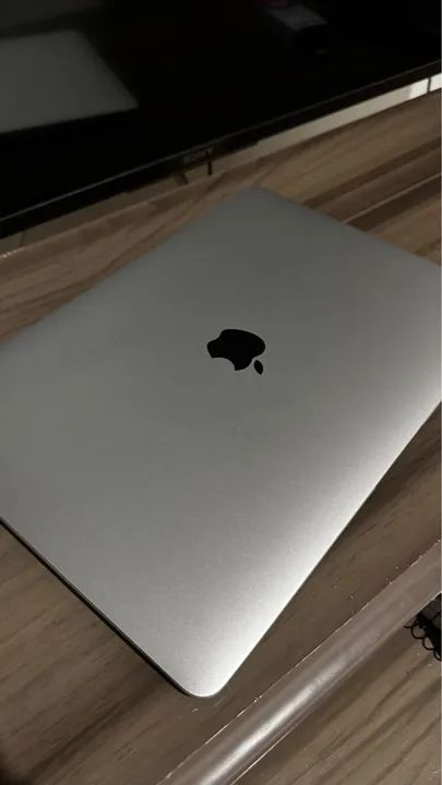 MacBook Air - M1 8 gigas. 256 gigas de armazenamento  - Foto 2