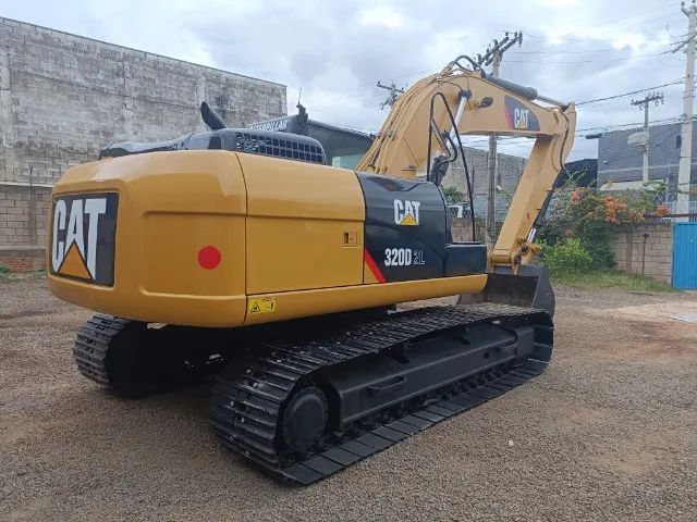 ESCAVADEIRA CATERPILLAR MODELO 320D2L ANO 2016 - Foto 3