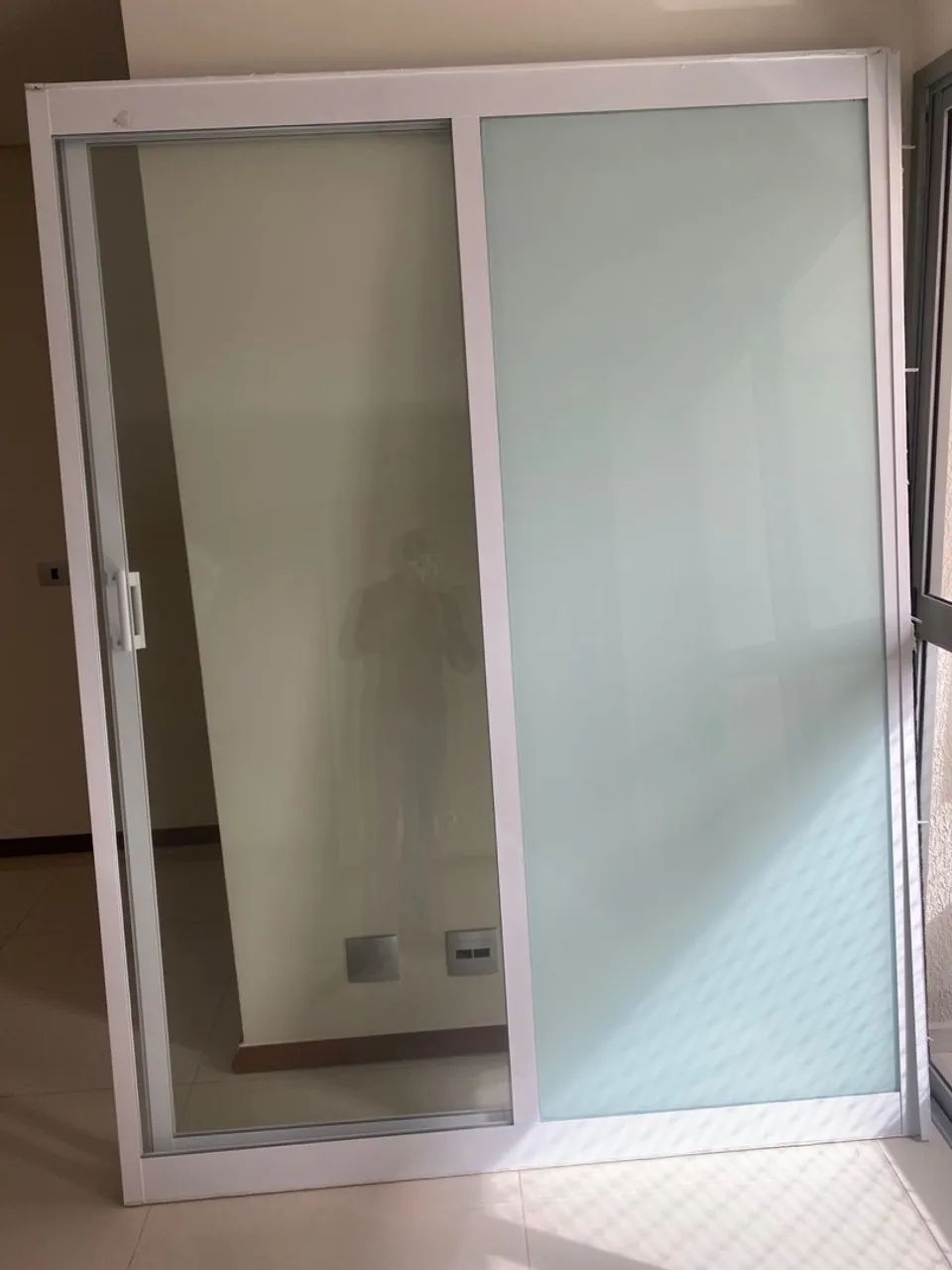 Porta de correr de vidro moderna - OPORTTUNIDADE