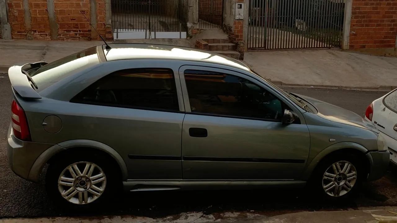 ASTRA HATCH 2003 3P GASOLINA 2.0 COMPLETO  - Foto 4