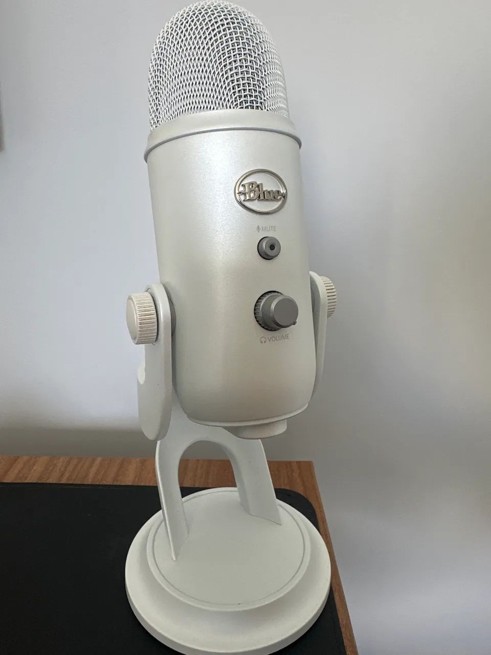 Microfone Condensador Profissional Blue Yeti NOVO