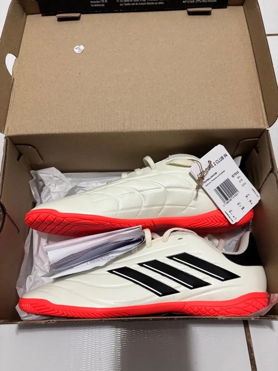 Chuteira Adidas Copa Pure 2 Club In - Branco e Vermelho