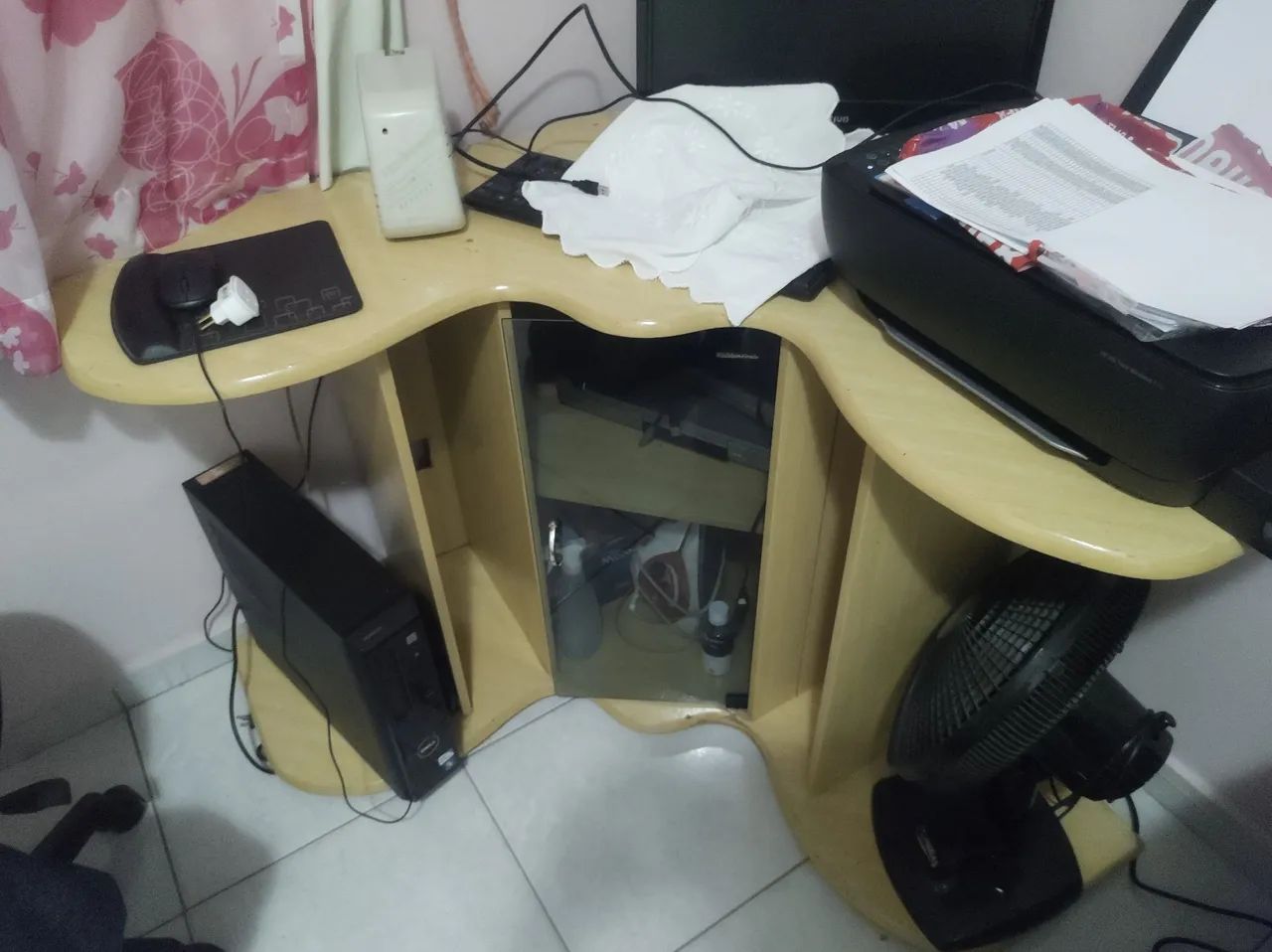 Computer or sound desk64317065304066120