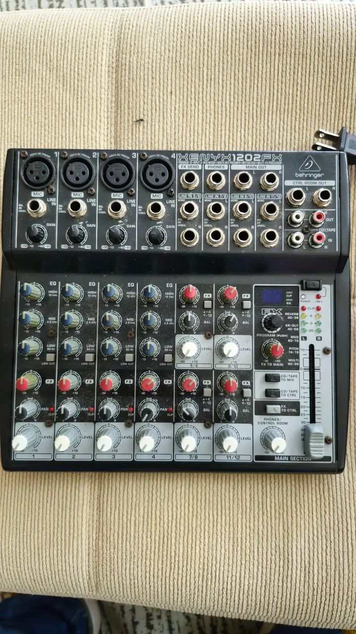 Torro Mesa de som behringer 1202fx - Foto 2