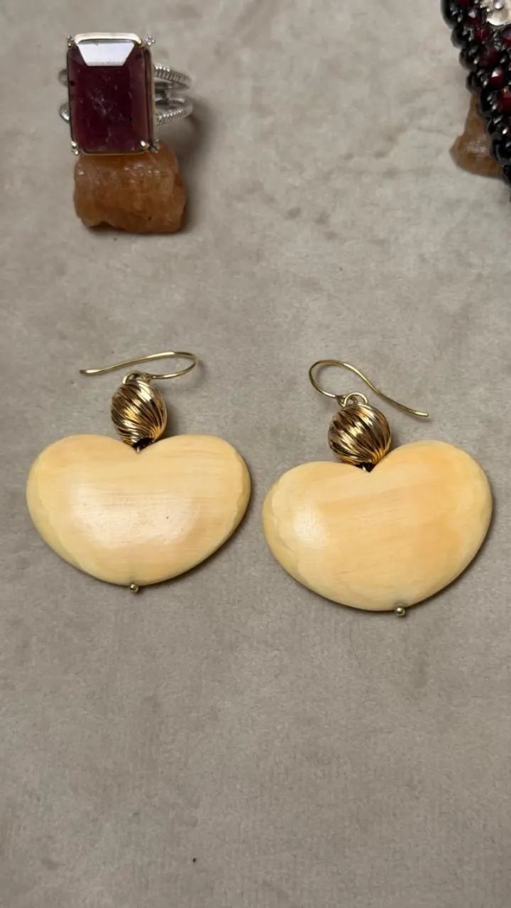 Brincos em Ouro 14k e Marfim