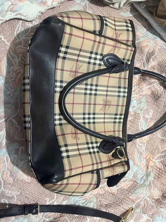 Maxi Bolsa Burberry Original com numeração série  - Foto 2