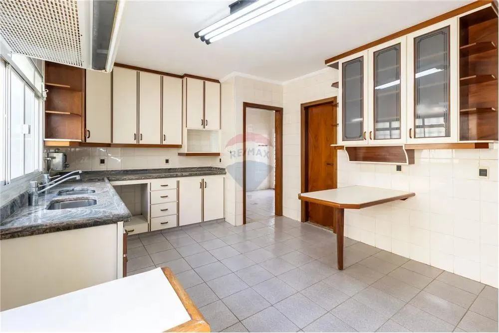 CASA COM 4 QUARTOS E 6 VAGAS DE GARAGEM - VENDA OU LOCAÇÃO JARDIM GUARANI - CAMPINAS/SP