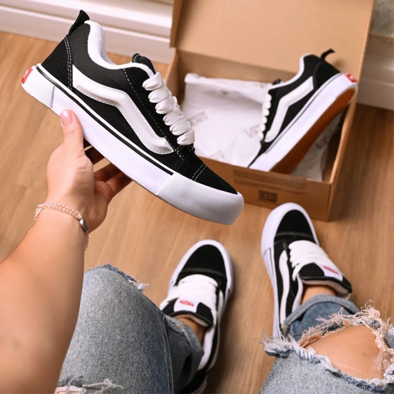 Tênis Knu Skool Black True White - Vans