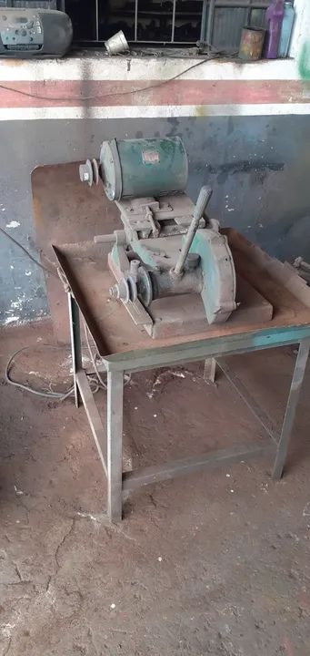 Policorte 10", motor de 3 cv queimado, trifásico, com bancada, usado