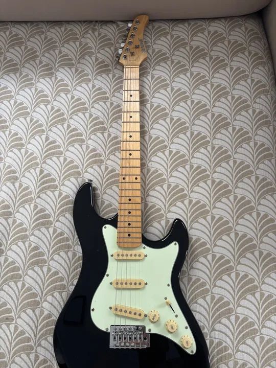 Guitarra Elétrica Stratocaster