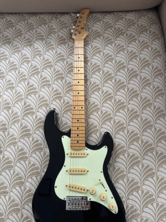 Guitarra Elétrica Stratocaster