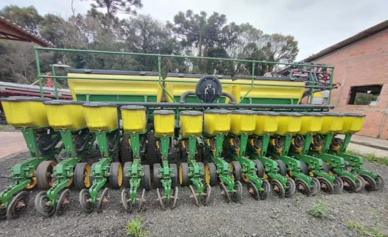 Plantadeira John Deere - 1113A. Fabricação 2013 - Foto 4