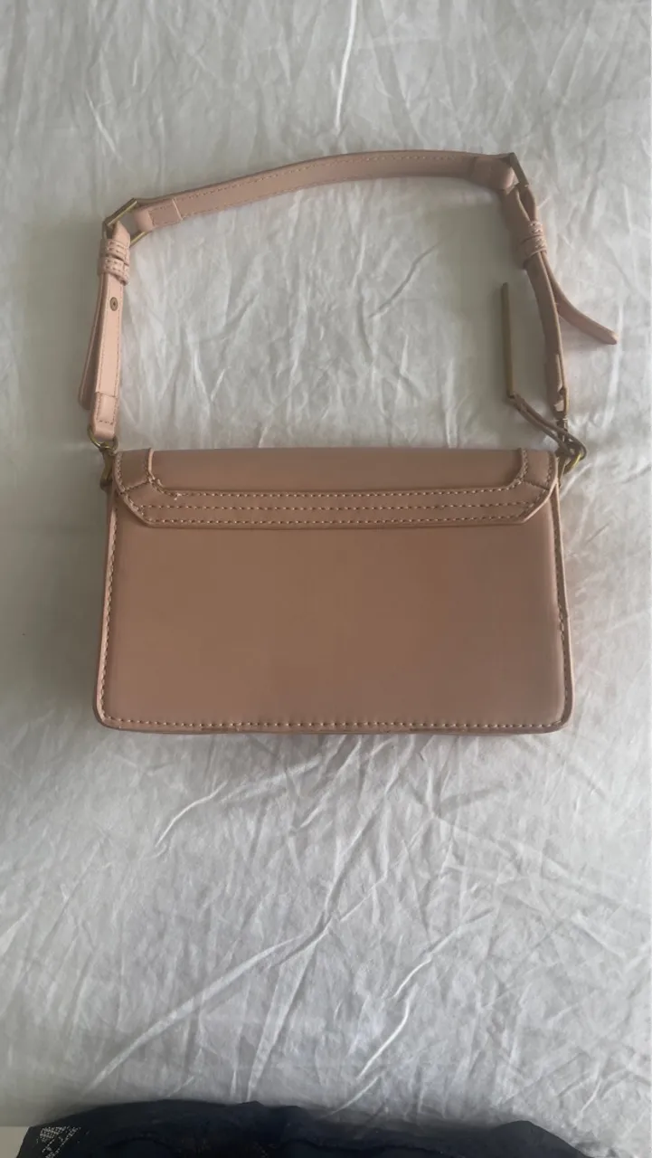 Bolsa de Ombro Clássica em Tom Pastel