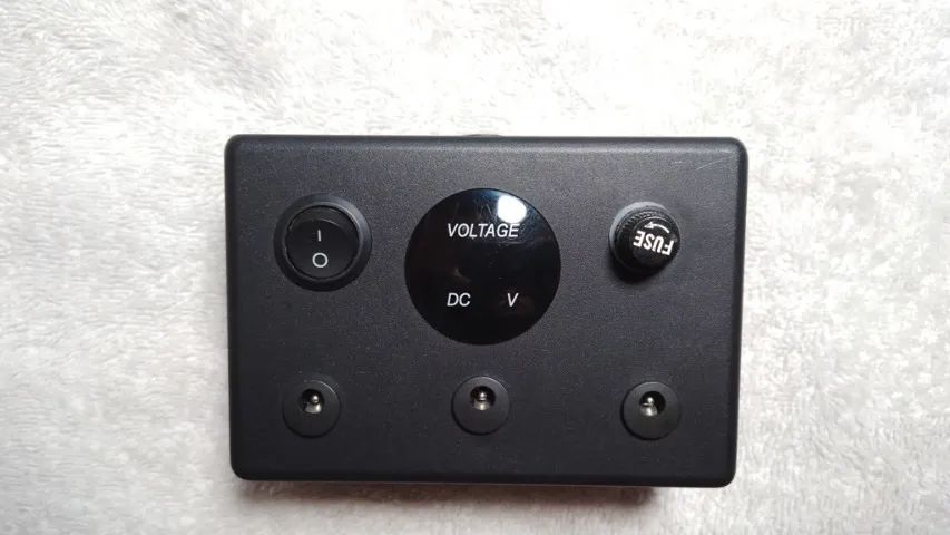 Case power bank 18650 com voltímetro - Foto 3