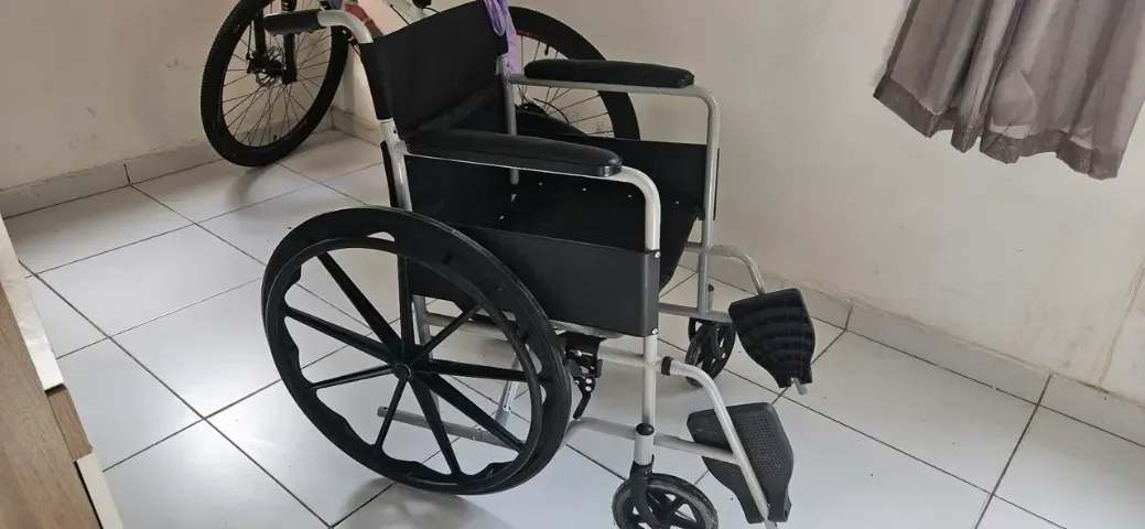 Cadeira de Rodas - Nova - Ainda Disponível