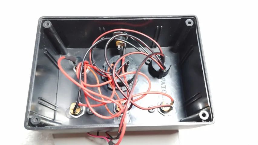 Case power bank 18650 com voltímetro - Foto 2