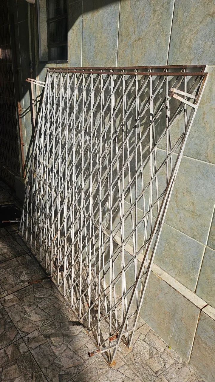 Vendo grade de ferro !!!64872652915202122