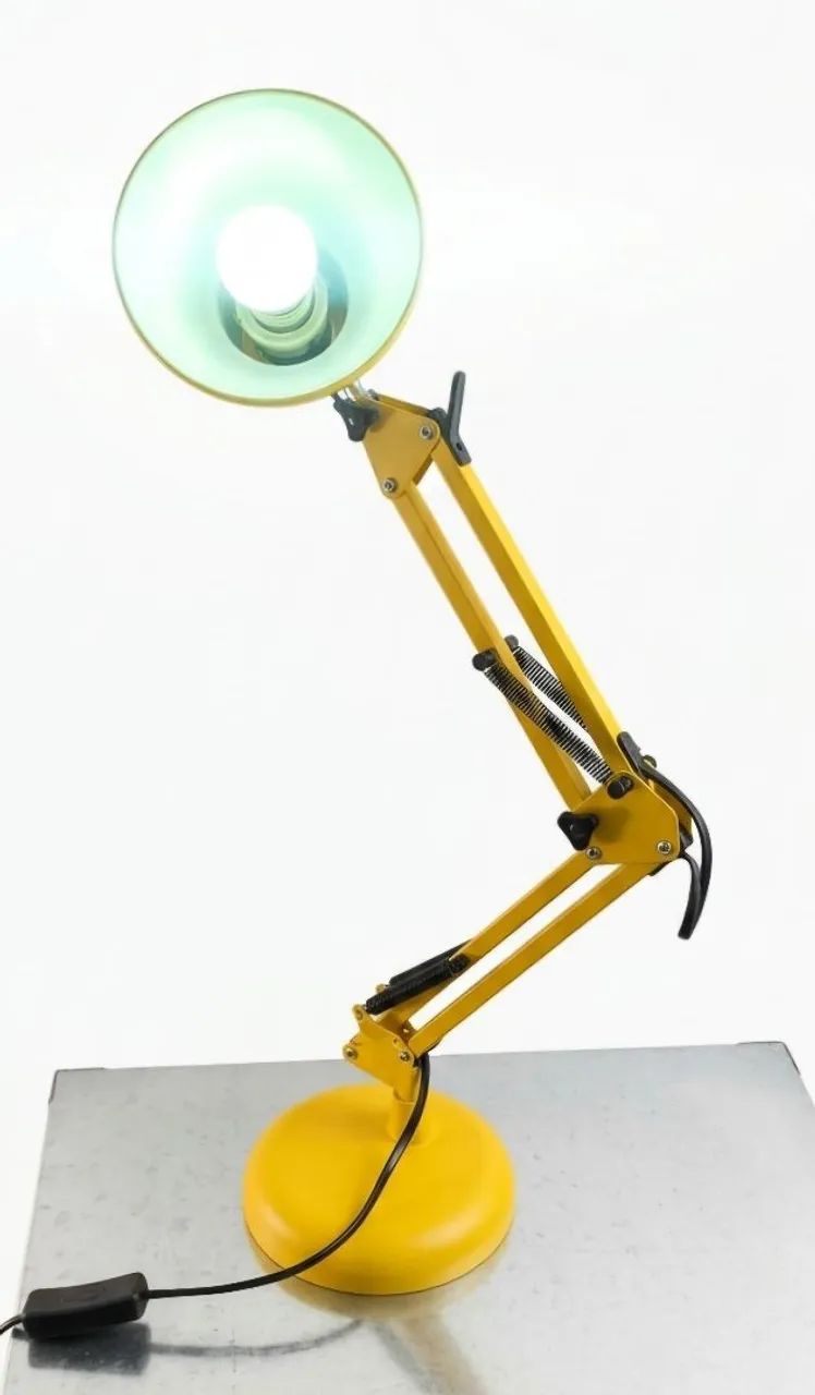 Luminária de Mesa Articulável Com Base + Lampada Led GRÁTIS