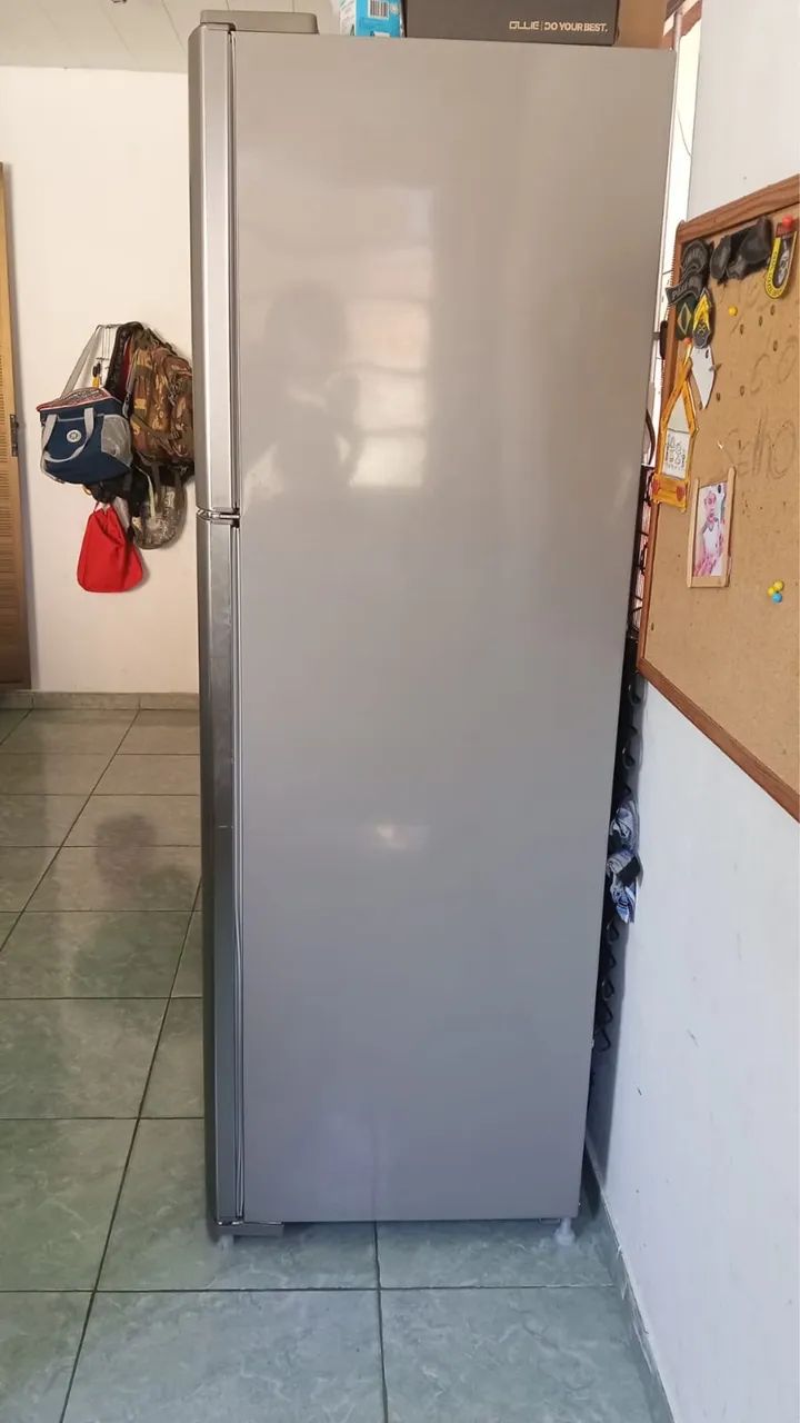 Geladeira Electrolux Frost Free, 1 ano de uso - Foto 4