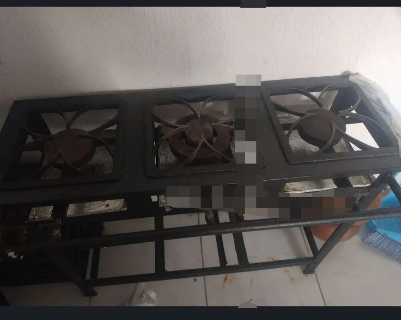 Fogão três bocas..