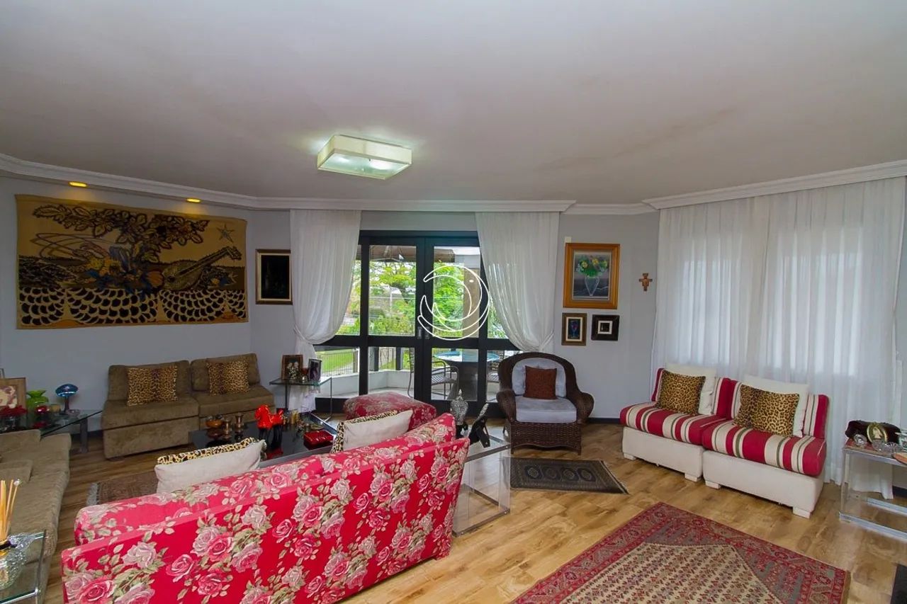 Casa Residencial de 5 dorms no bairro Centro - Foto 4