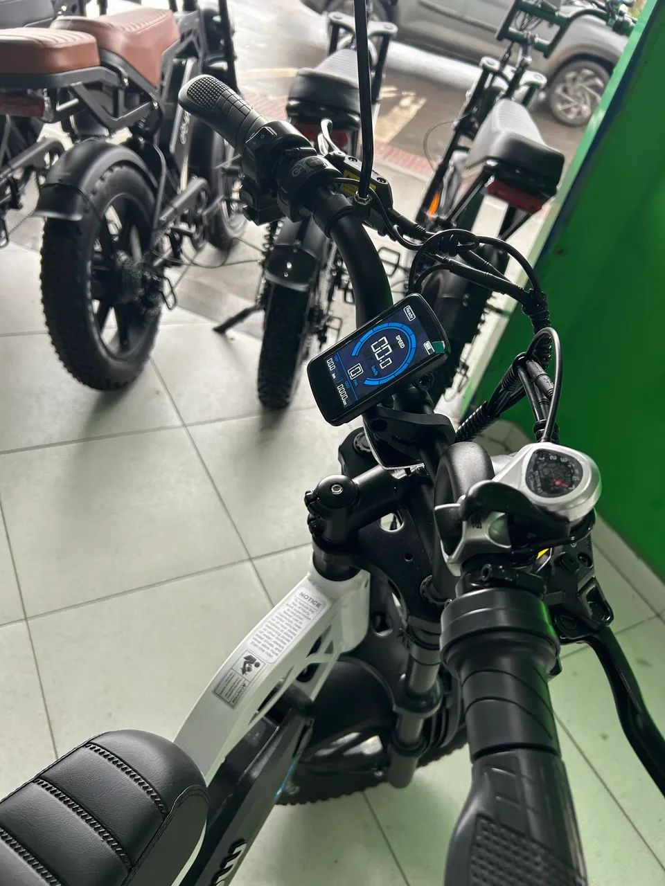 V20 Mini 750 wts potência  - Foto 3