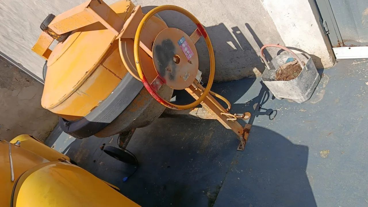 Vende Betoneira 400L