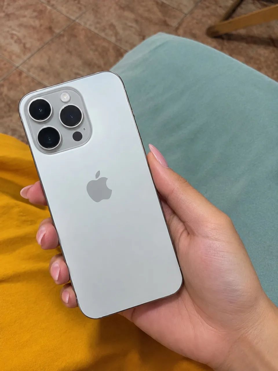 iPhone 15 Pro todo original - Foto 2
