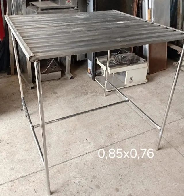 Mesa Inox Tampo Ripado 0,85x0,76 Cm