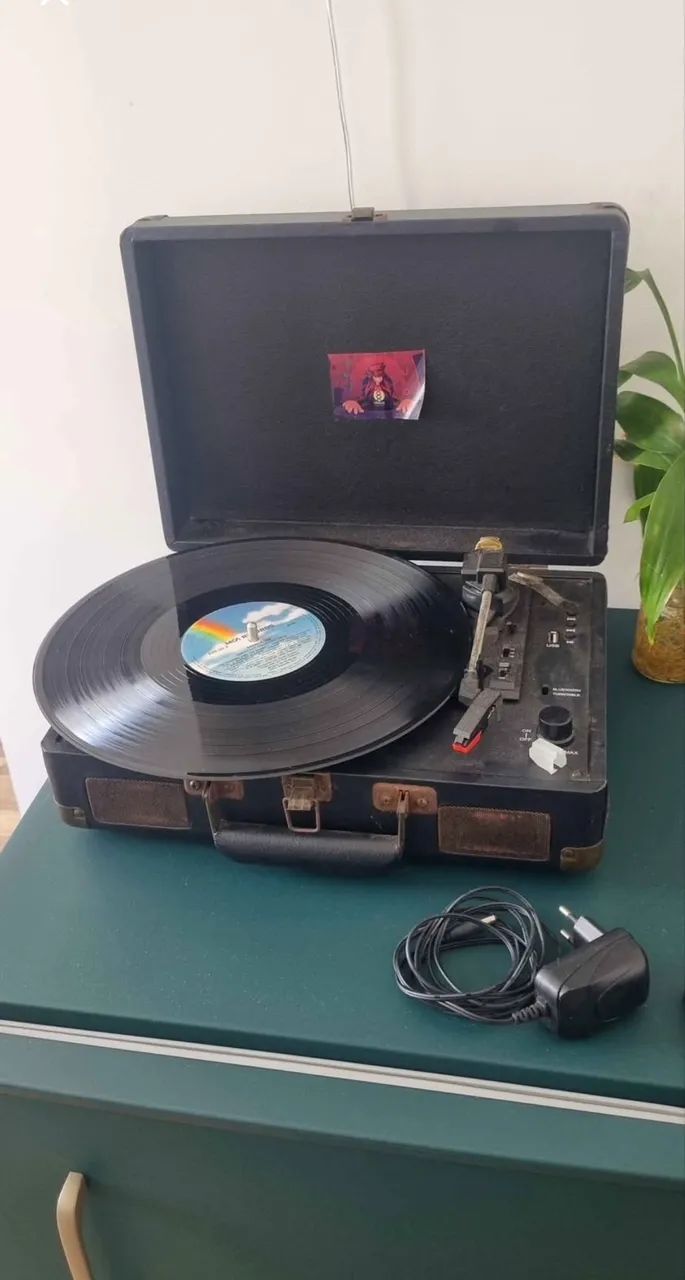 Vitrola maleta toca-disco