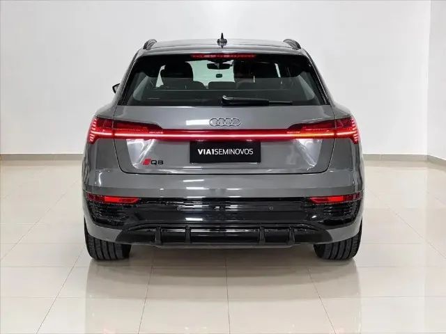 Audi Q8 E-tron Performance Black (elétrico) 2024 - Foto 5