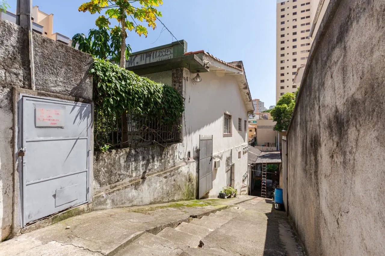 Galpão na Rua Sylvio Delduque, 204  150 m²