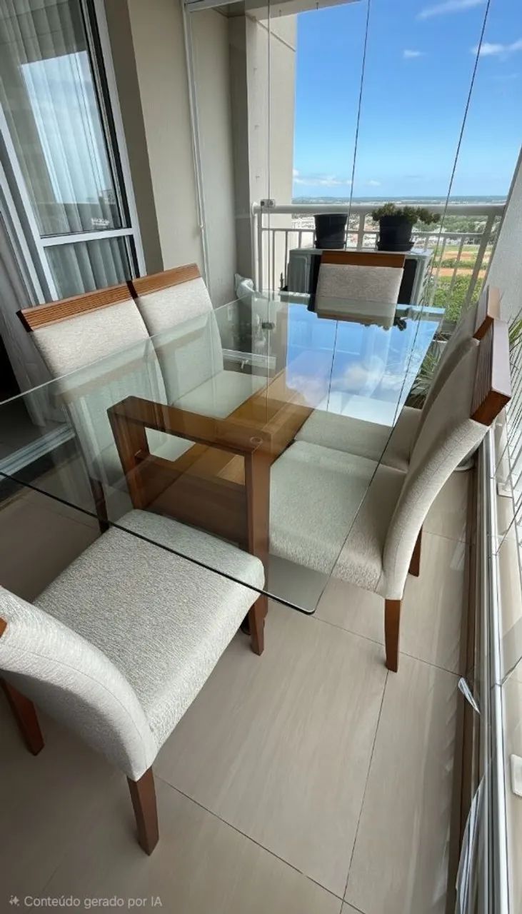Mesa de madeira com tampo em vidro com 6 cadeiras. - Foto 2