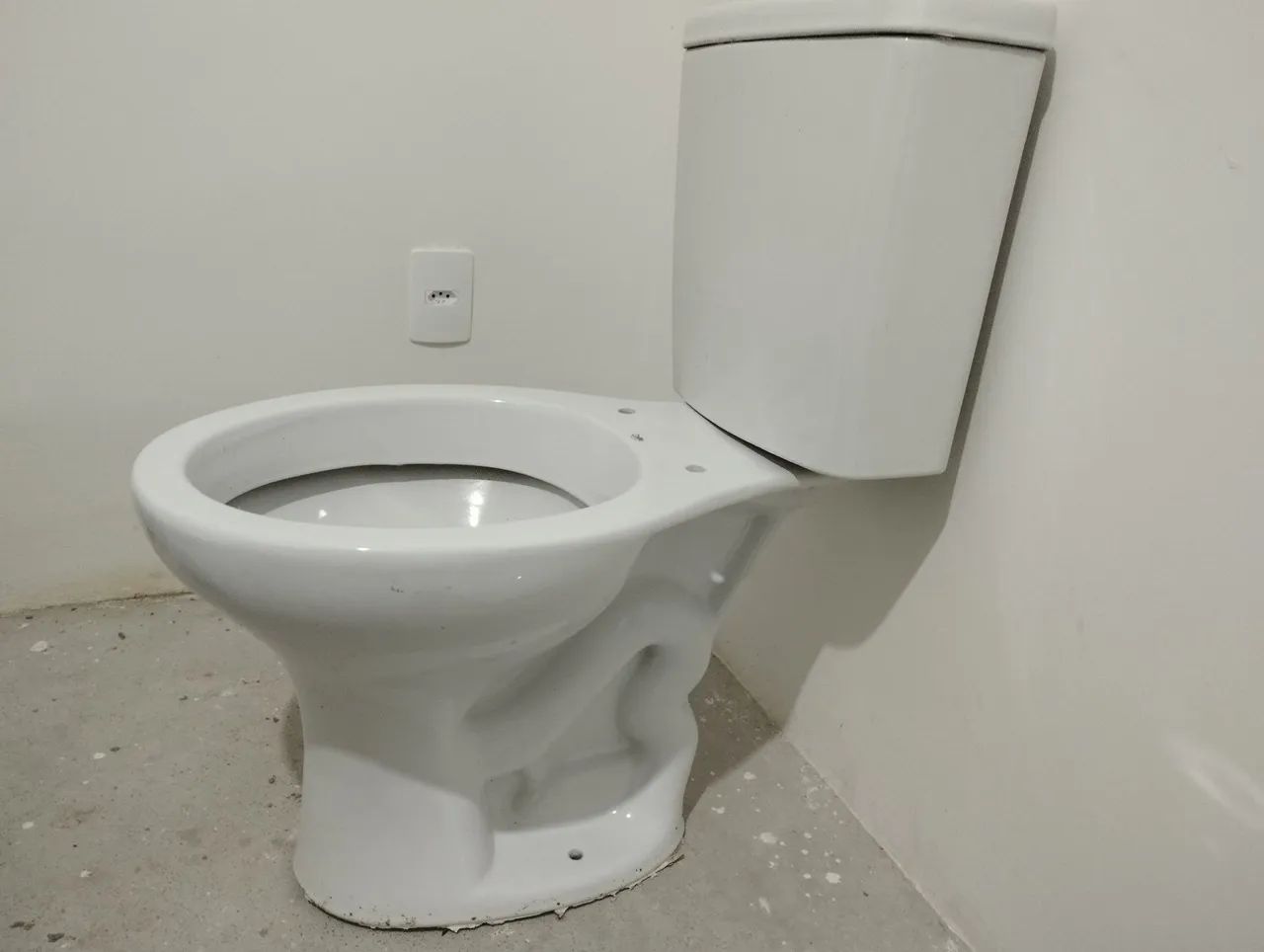 Vaso sanitário com caixa acoplada Celite