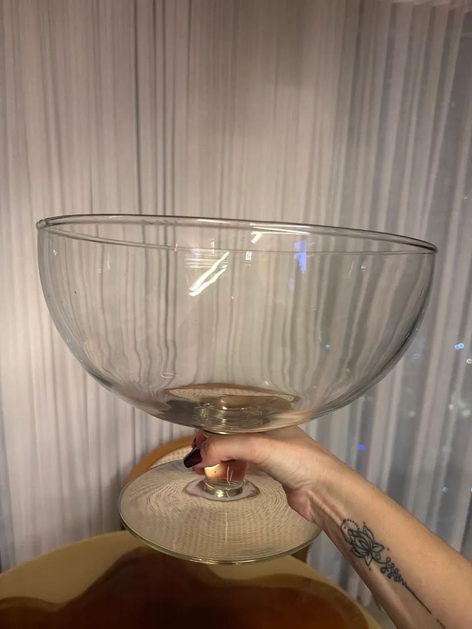 Taça grande de vidro com pé  - Foto 3