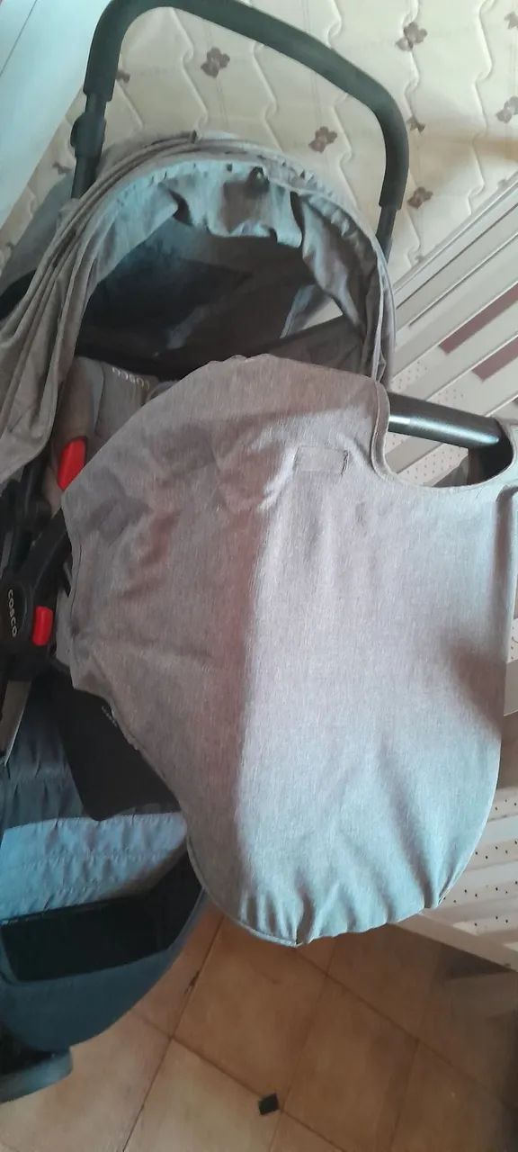 Carrinho de bebê com bebê conforto semi novo - Foto 5
