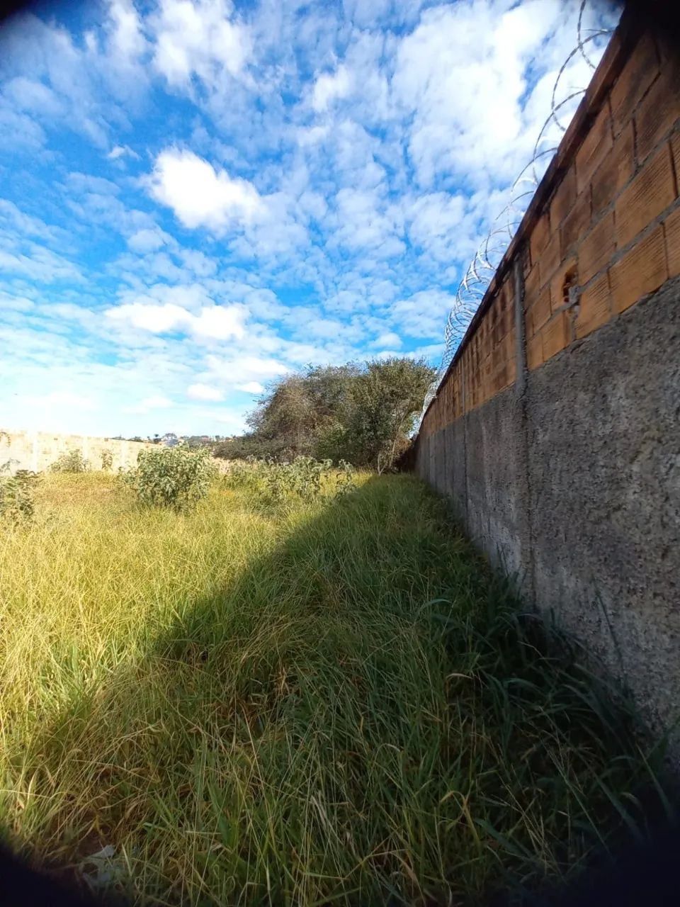 LOTE Á VENDA NO BAIRRO TREVO COM 1000M²! - Foto 2