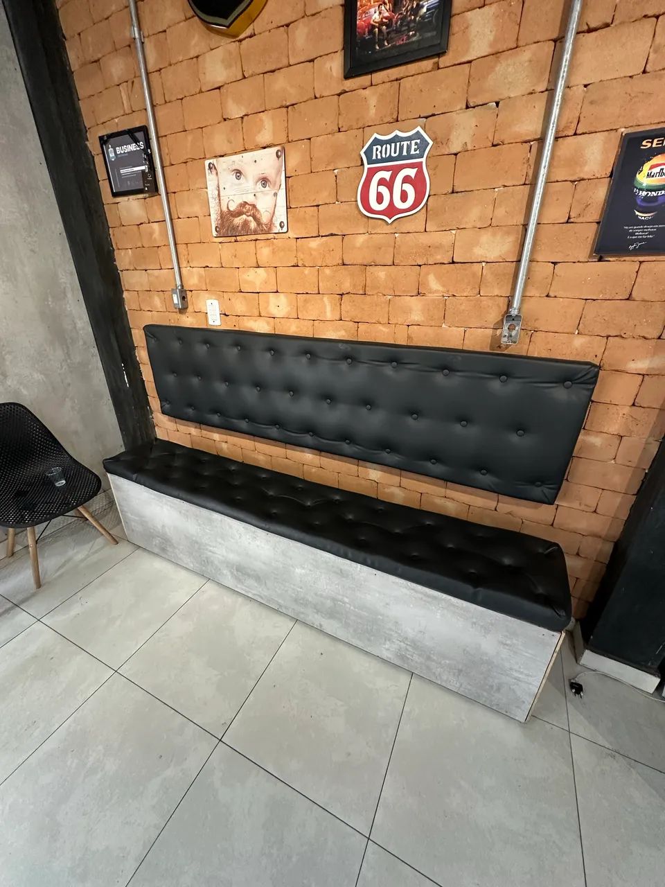 Waiting Bench459238858441379840