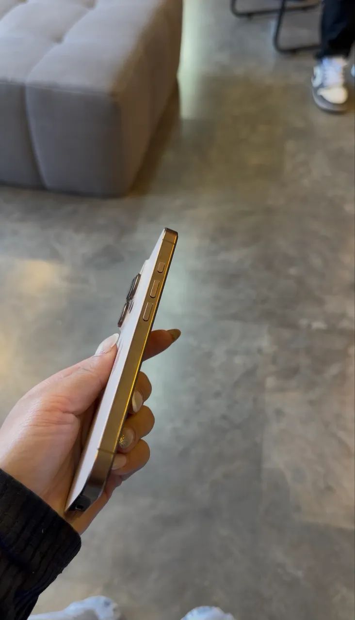 IPHONE 16 PRO  - Foto 3