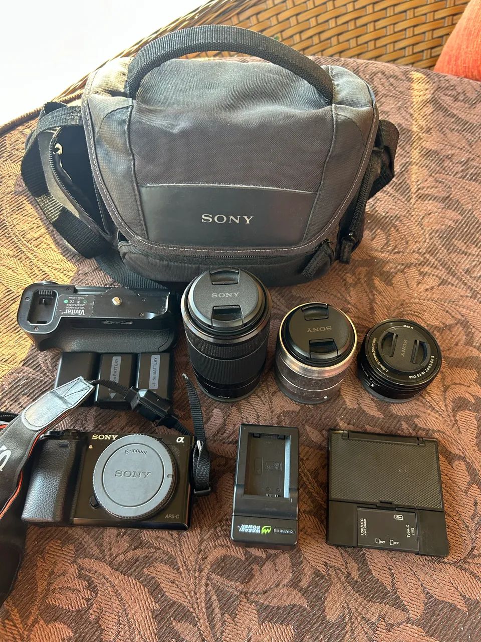 Kit Camera Sony A6000