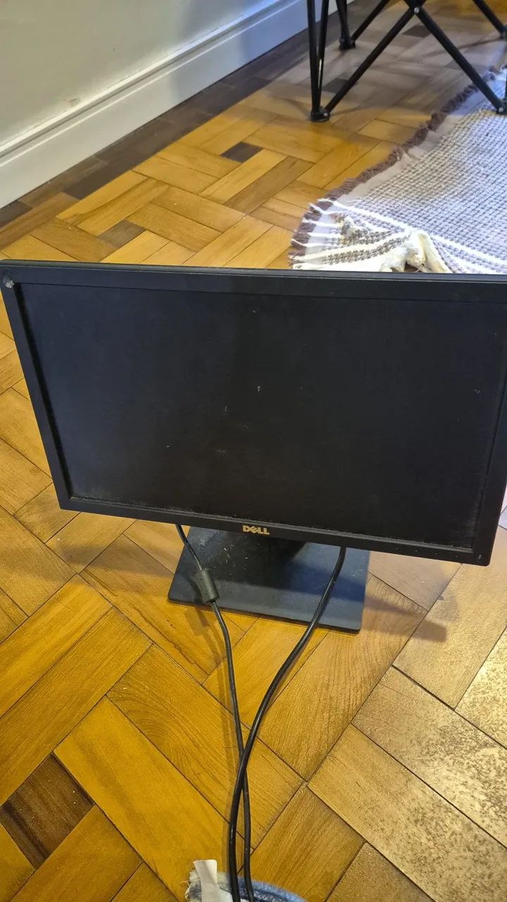 TV antiga e não sei dizer como está de funcionamento. - Foto 3