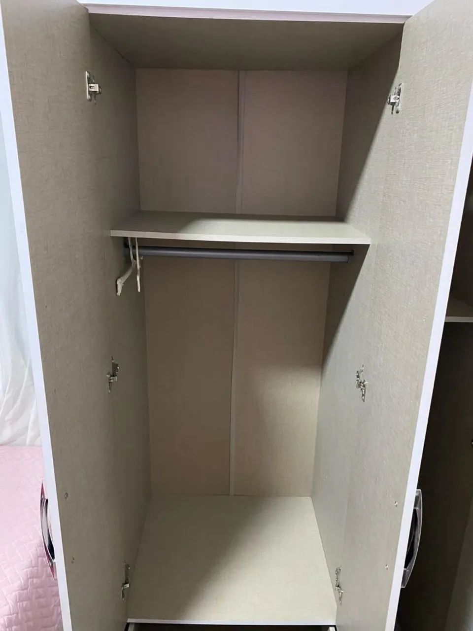 Guarda roupas 3 portas, conservado.. - Foto 4