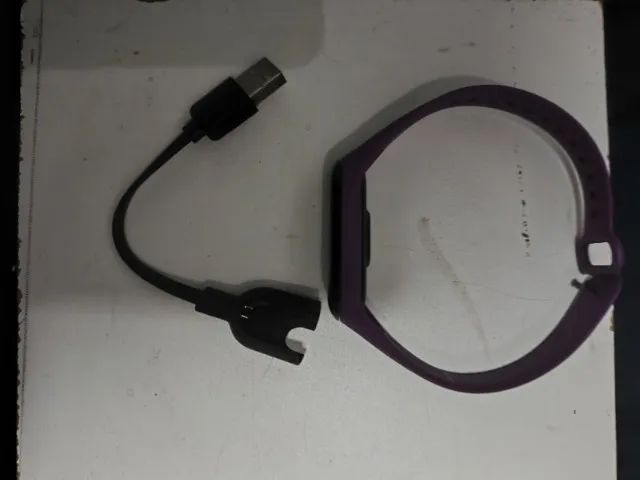 Mi Band 3 Xiaomi Com Carregador E Pulseira Não Esta Ligando (Usado) - Foto 2