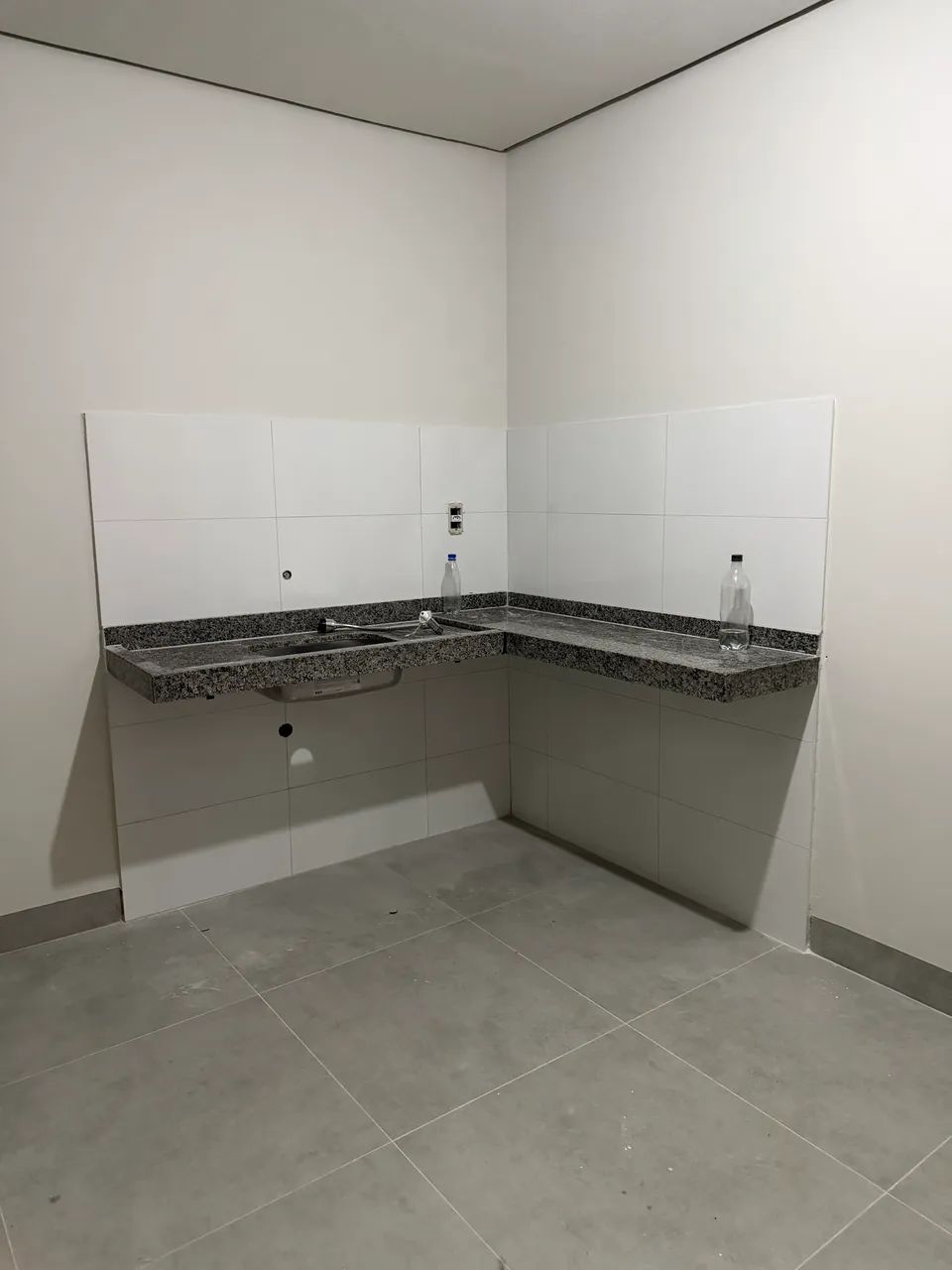 KITNET PARA ALUGAR - R$ 1.600,00 - Foto 3