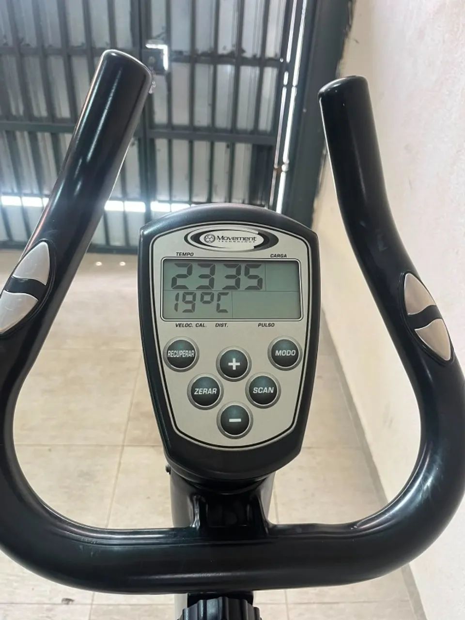 Bicicleta Ergométrica Movement V3 - Seminova - Foto 4