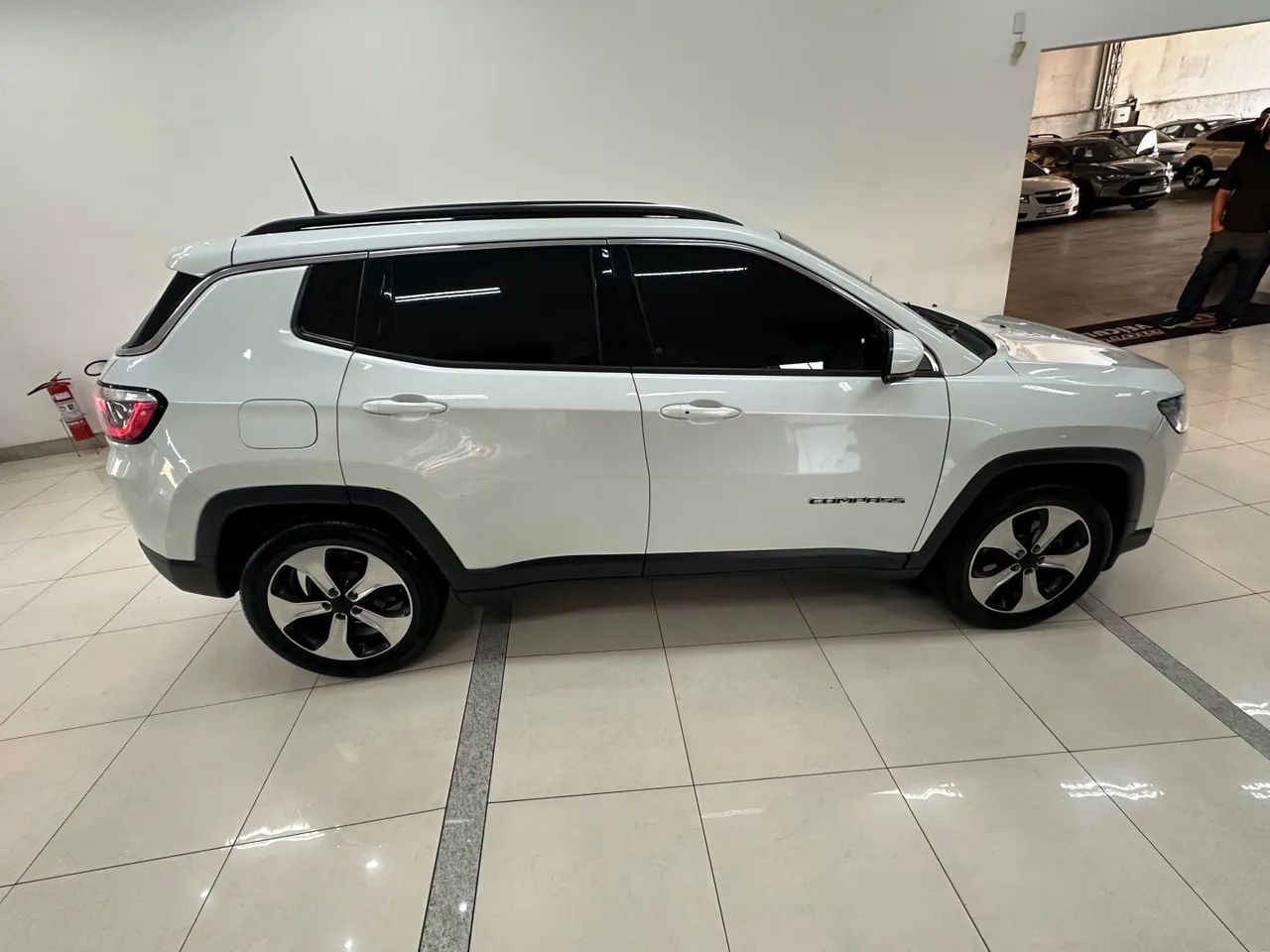 Jeep Compass Longitude 2.0 4X2 Flex 16V Aut. 2017 - Foto 4